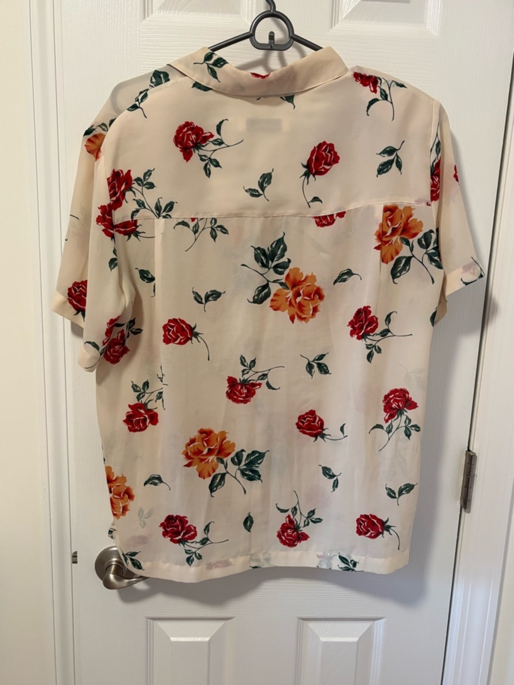 Chaus Cream Floral Button-Down Shirt with Red & Orange Roses - Picture 6 of 10